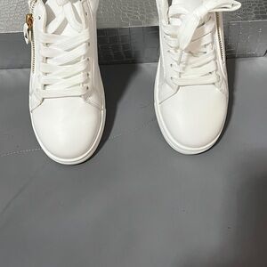 Women's White Sneakers
